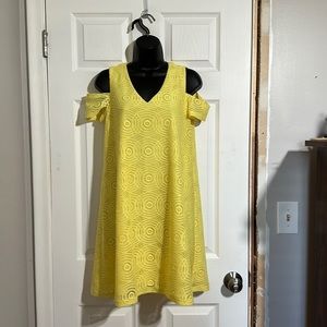 R&K Yellow Cold Shoulder Above Knee Crochet Detail Dress Sz 4